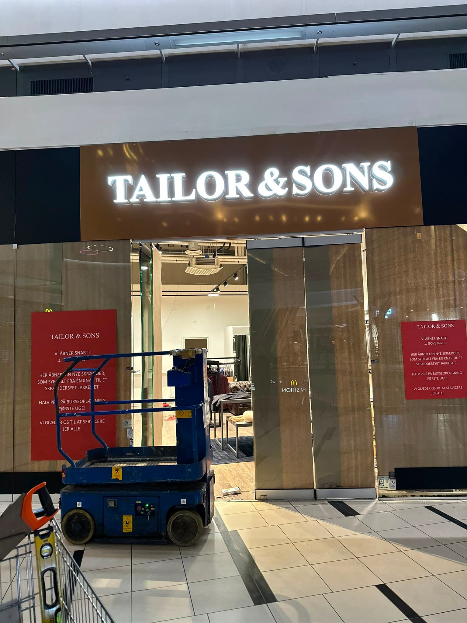 Tailor & Sons — skilteløsning fra 3D Reklamer